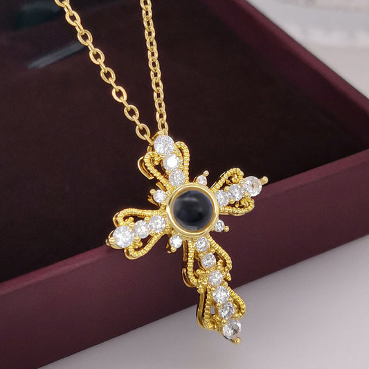 Collar cruz ¨Te amo¨ en 100 idiomas