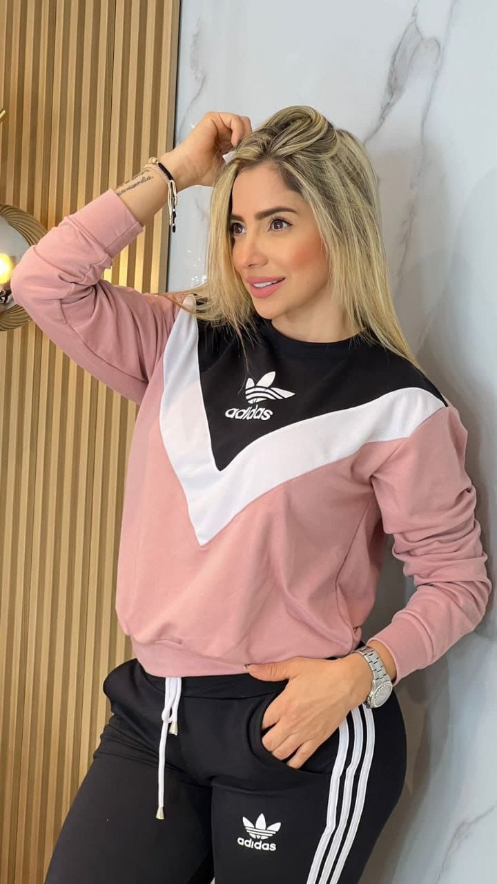 Deportivo adidas  V